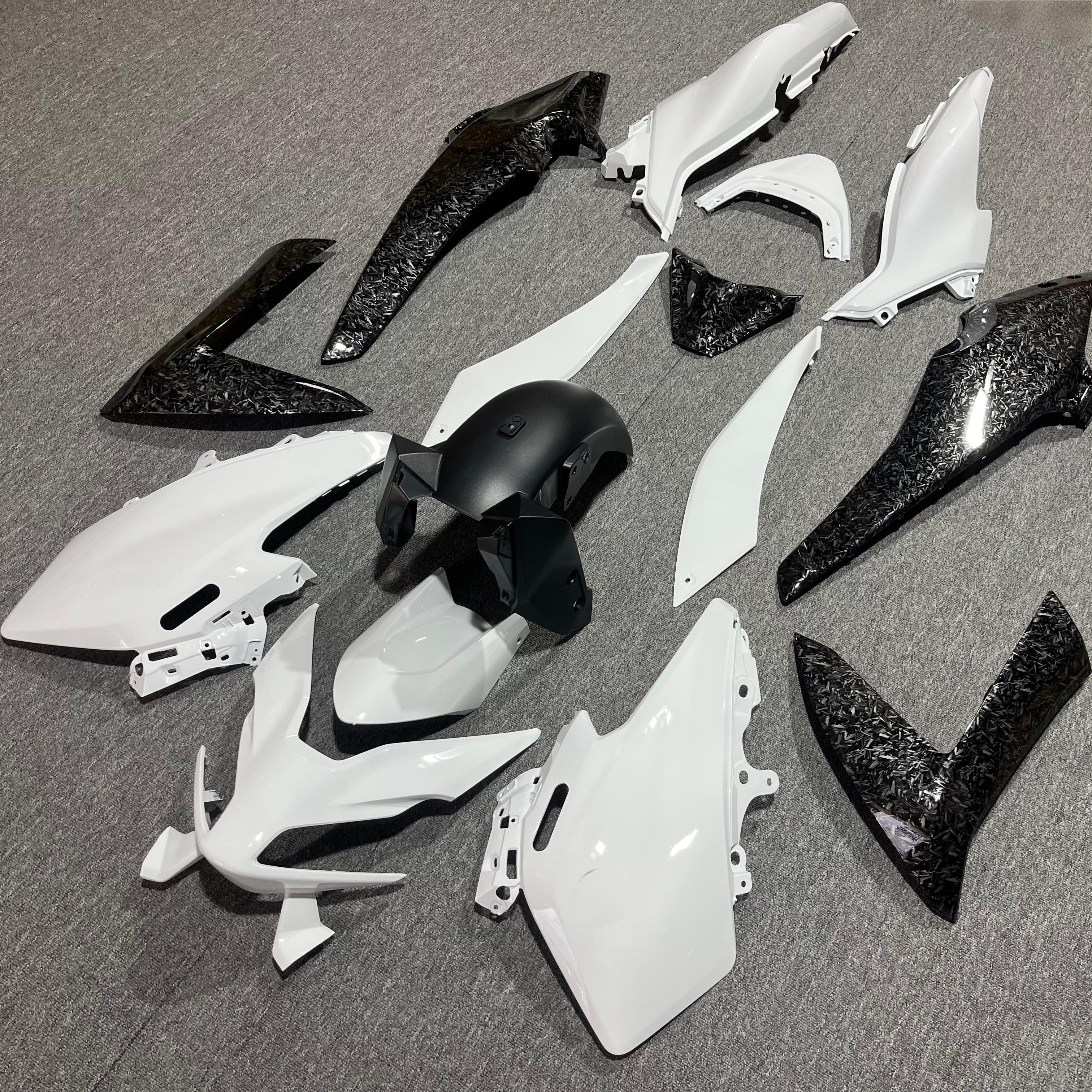 ABS Plastic   Motorcycle Body Parts Kit Fairing for Yamaha  Tmax 560 2025 Motorcycle Fairing Kit